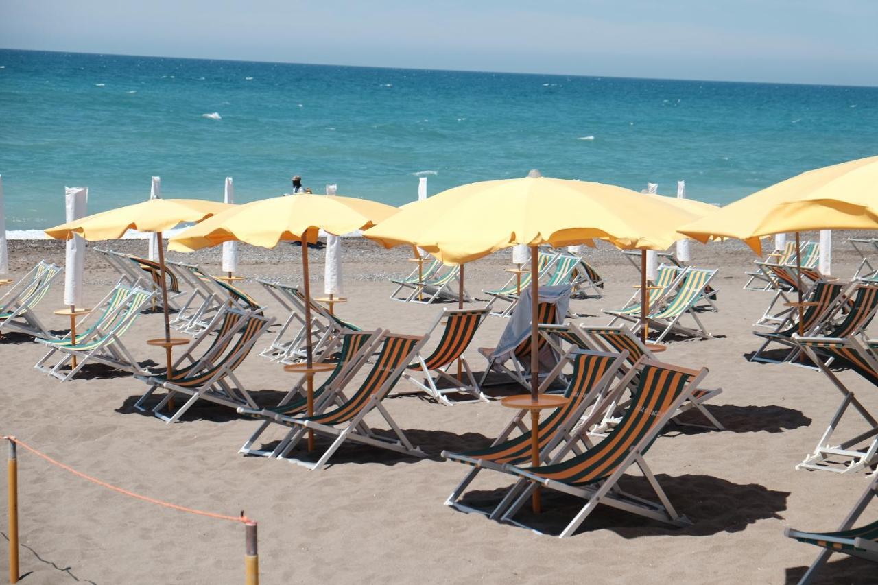 hotel sul mare toscana con spiaggia privata